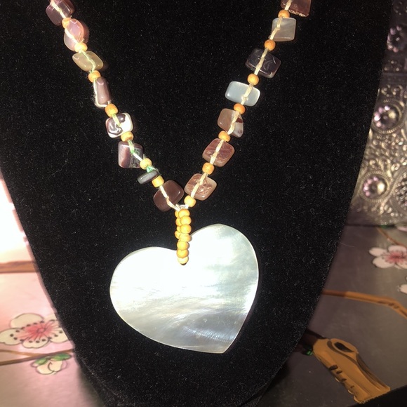 Hand carved heart made in the Bahamas - Picture 2 of 3